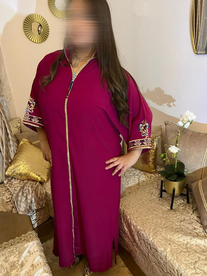 Caftan rose avec manches brodés